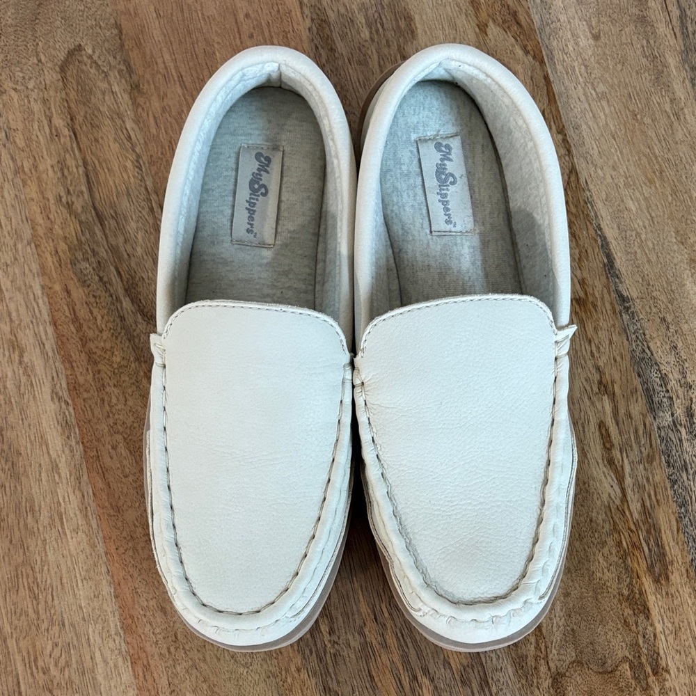 My Pillow My Slippers Bone/Off white color SZ 8 women’s